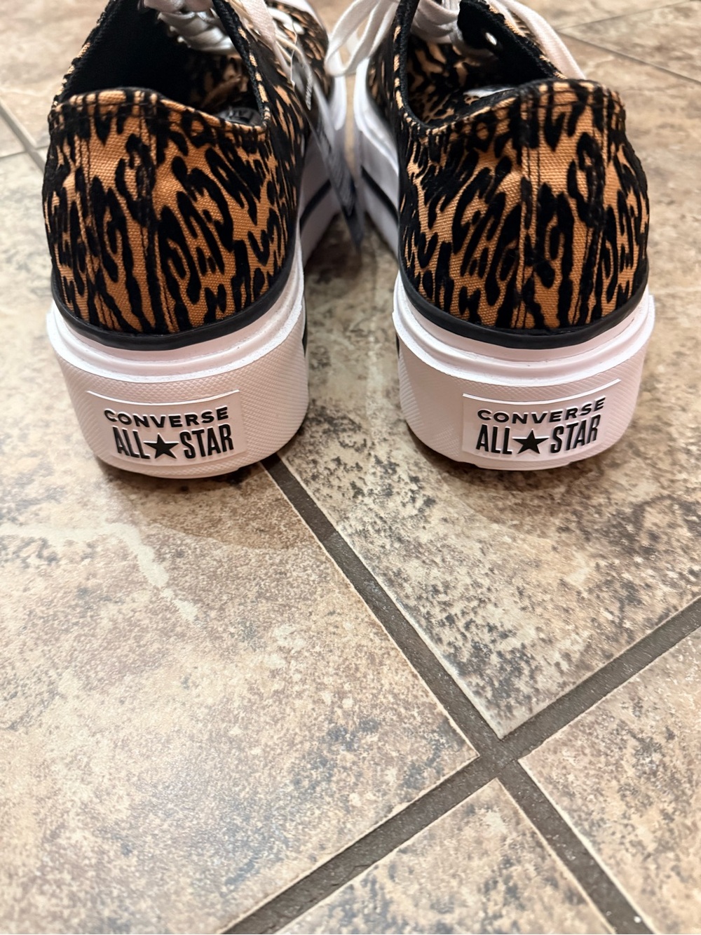 Converse unisex leopard print double stack platform sneakers - Picture 2 of 6